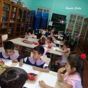 Visita de Nivel Inicial a la sala de Biblioteca